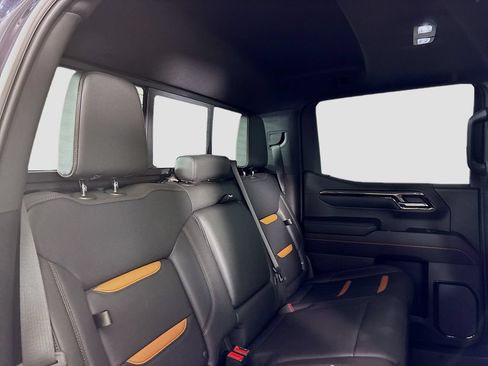 Used 2023 GMC Sierra 1500 AT4 w/ AT4 Premium Package AWD/4WD image 32
