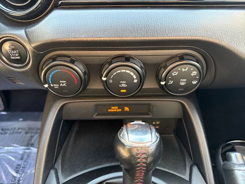 Used 2019 MAZDA MX-5 Miata Sport w/ I-ACTIVSENSE Sport Package image 22