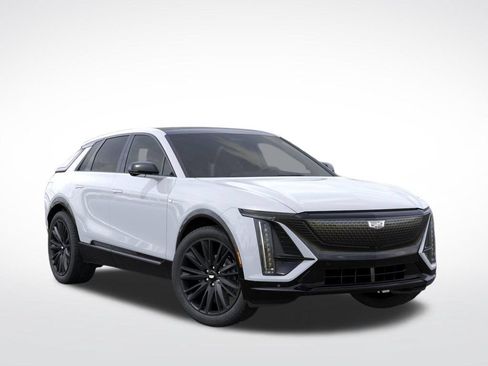 New 2026 Cadillac Lyriq Signature Sport w/ LPO, ONYX Package AWD/4WD image 7