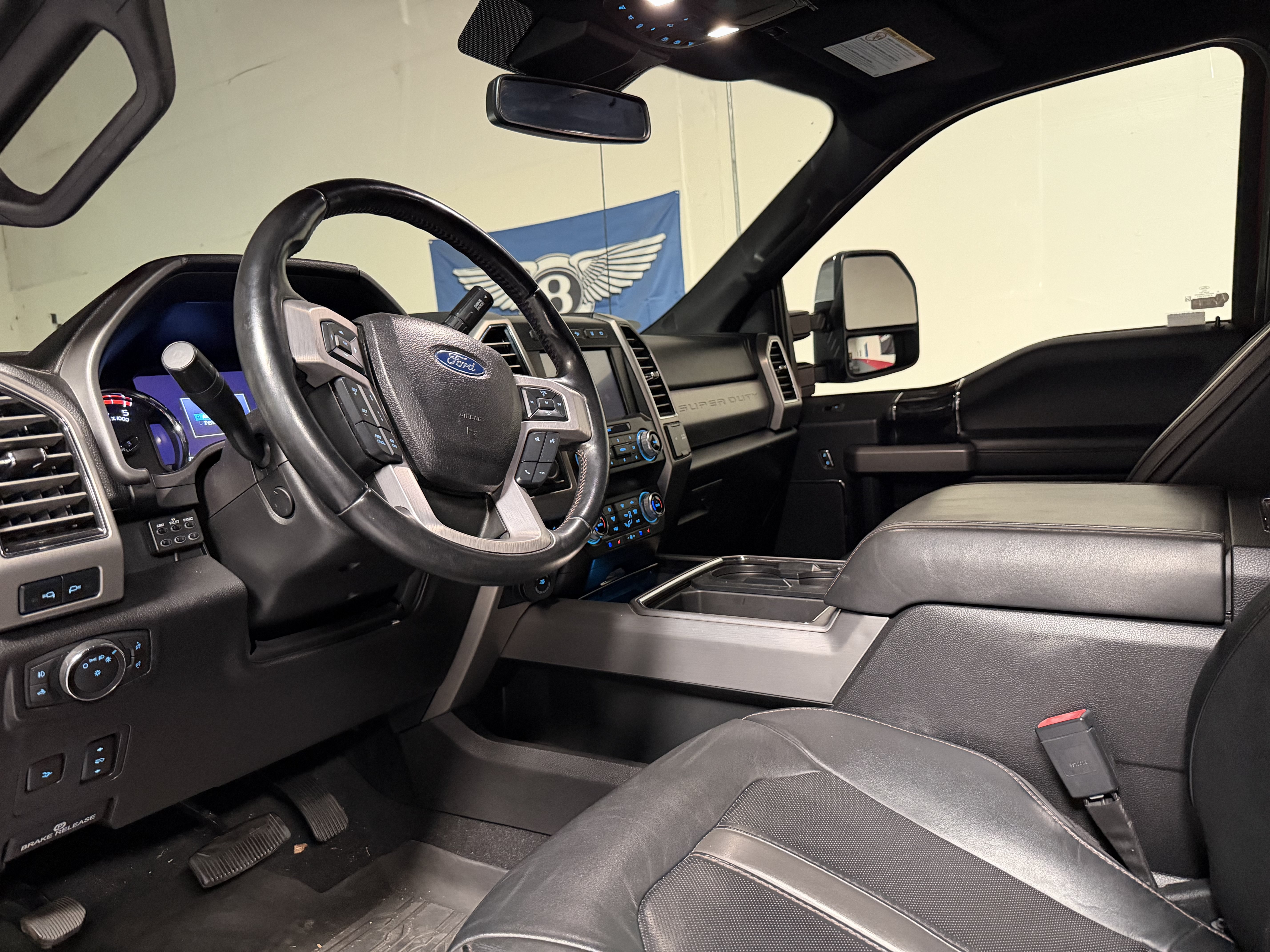 Used 2020 Ford F250 Platinum w/ FX4 Off-Road Package AWD/4WD image 28