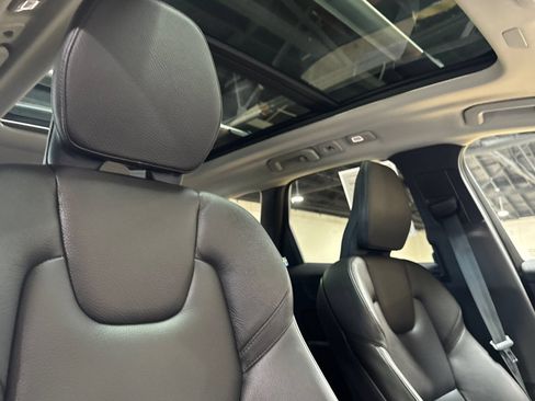 Used 2022 Volvo XC60 B5 Momentum w/ Advanced Package AWD/4WD image 19