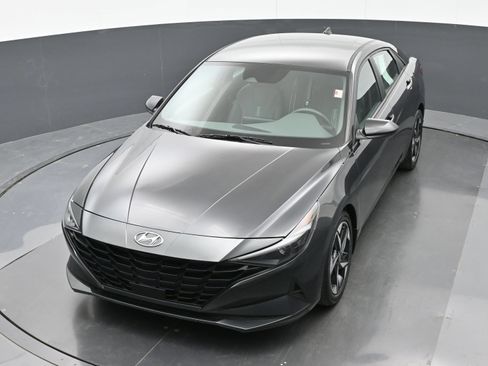 Used 2023 Hyundai Elantra SEL w/ Convenience Package FWD image 35