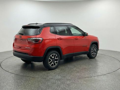 Used 2025 Jeep Compass Trailhawk AWD/4WD image 9