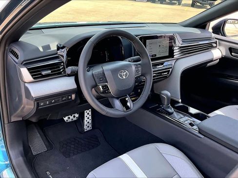 Used 2026 Toyota Camry SE w/ Convenience Package FWD image 17
