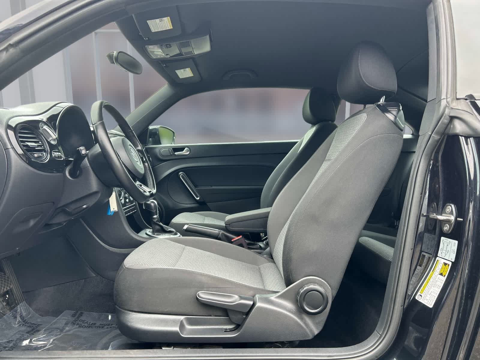 Used 2019 Volkswagen Beetle 2.0T S FWD image 18
