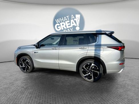 New 2025 Mitsubishi Outlander SEL image 6