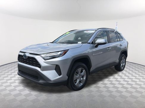 Certified 2024 Toyota RAV4 LE AWD/4WD image 3