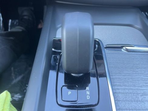 Certified 2025 Volvo XC60 B5 Plus image 37