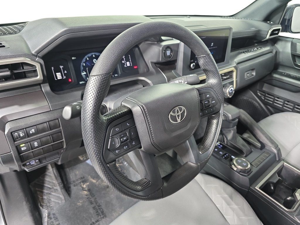 Used 2026 Toyota Tacoma SR5 AWD/4WD image 4
