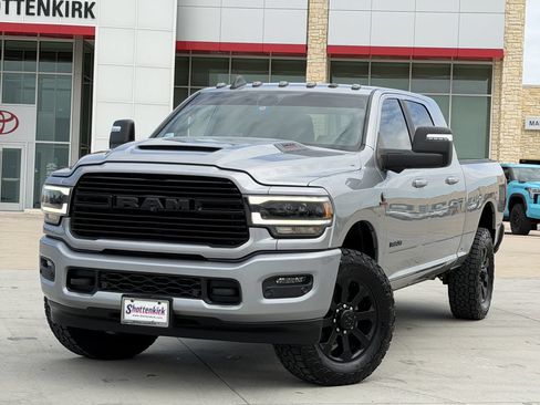 Used 2023 RAM 2500 Laramie w/ Night Edition AWD/4WD image 2