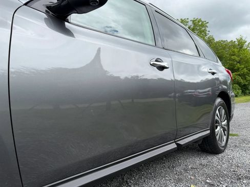 Used 2020 Nissan Pathfinder SL AWD/4WD image 10