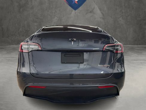 Used 2022 Tesla Model Y Performance image 14