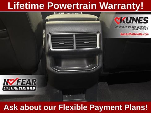 Used 2025 Volkswagen Atlas Cross Sport SE image 18