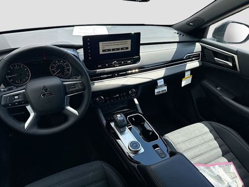 New 2026 Mitsubishi Outlander LE FWD image 22