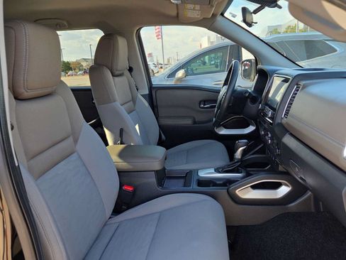 Used 2024 Nissan Frontier SV w/ SV Convenience Package RWD image 18