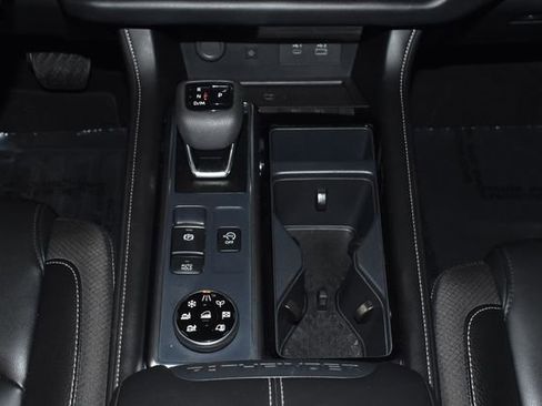 Used 2025 Nissan Pathfinder SL image 20