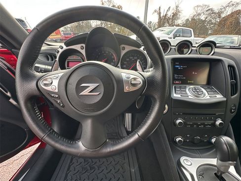 Used 2019 Nissan 370Z Touring image 19