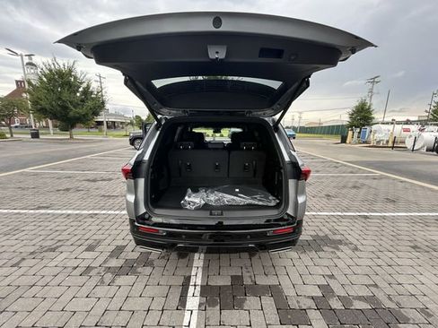 New 2026 Buick Enclave Sport Touring w/ LPO, Floor Liner Package image 43