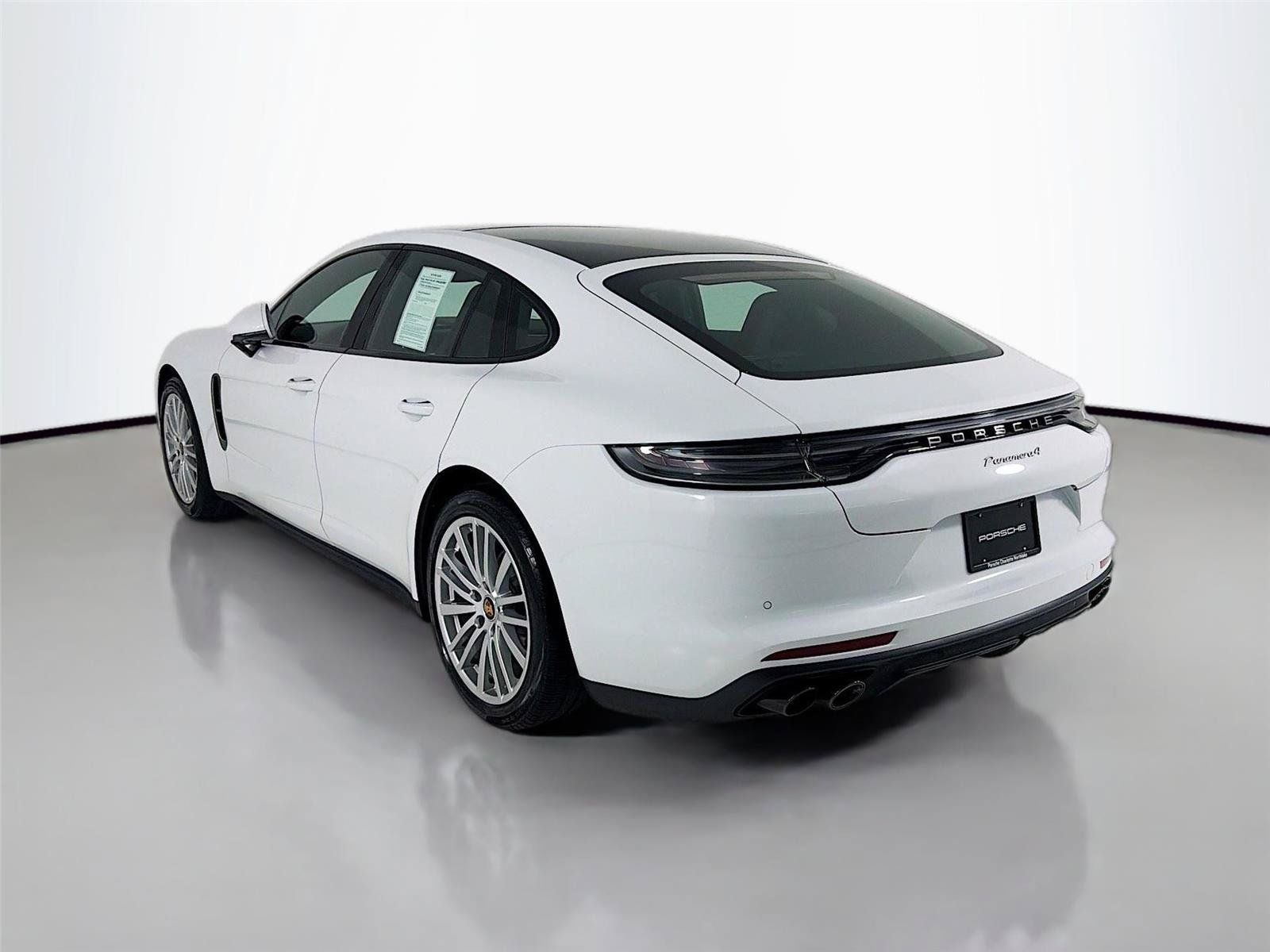 Used 2023 Porsche Panamera 4 Platinum Edition AWD/4WD image 3