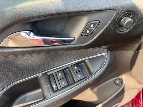 Used 2017 Chevrolet Cruze LT w/ Sun And Sound Package FWD image 8