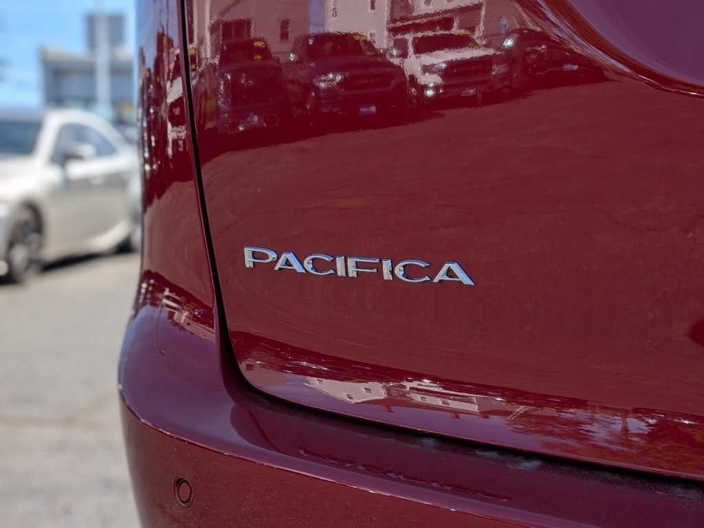 New 2027 Chrysler Pacifica Select AWD/4WD image 12