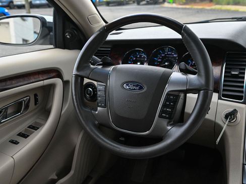 Used 2010 Ford Taurus Limited FWD image 40