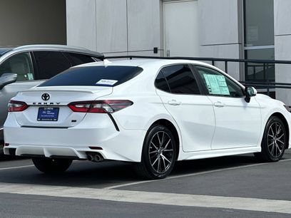 Used 2021 Toyota Camry SE w/ Carpet Mat Package (TMS)