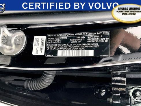 Certified 2025 Volvo XC40 B5 Plus image 44