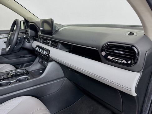Used 2025 Honda Pilot Elite image 31