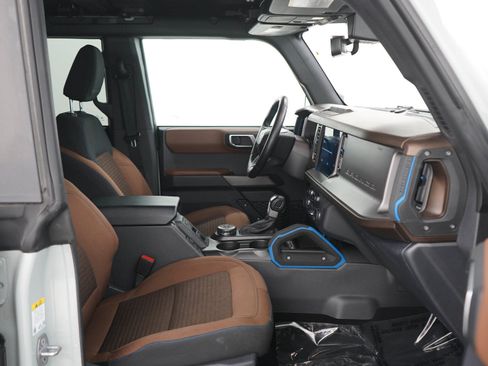 Used 2022 Ford Bronco Outer Banks w/ Sasquatch Package AWD/4WD image 11
