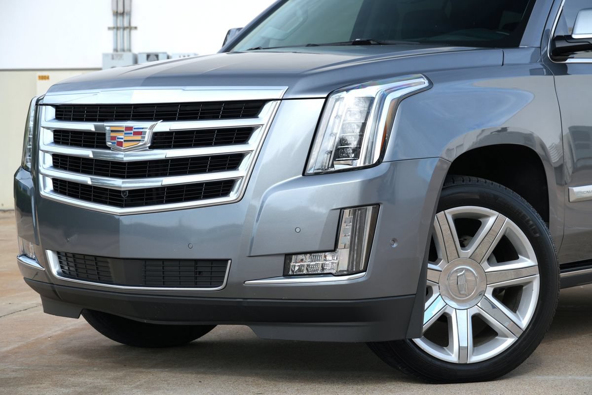 Used 2019 Cadillac Escalade Premium Luxury AWD/4WD image 22