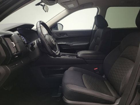 Used 2023 Nissan Pathfinder SV FWD image 17
