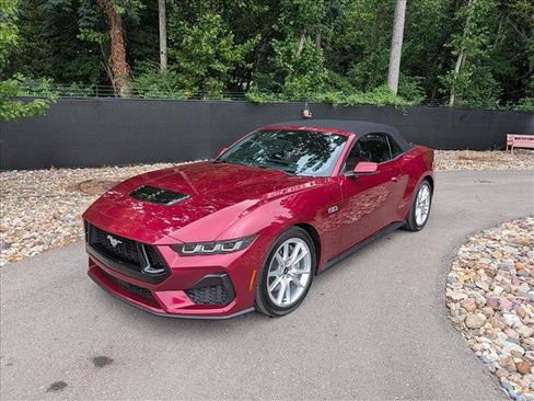 Used 2025 Ford Mustang GT Premium RWD image 1