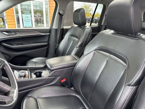 Used 2024 Jeep Grand Cherokee Limited AWD/4WD image 21