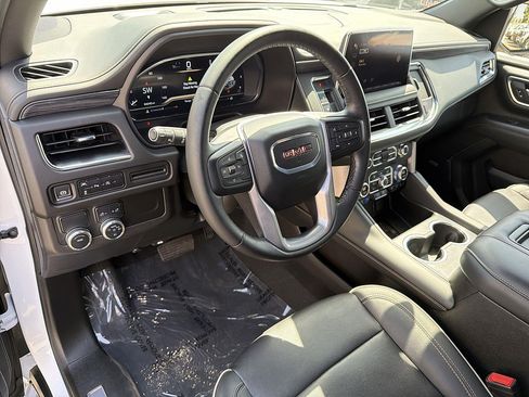 Used 2024 GMC Yukon SLT RWD image 9