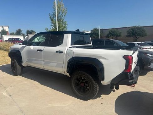 Used 2024 Toyota Tacoma TRD Pro AWD/4WD image 5