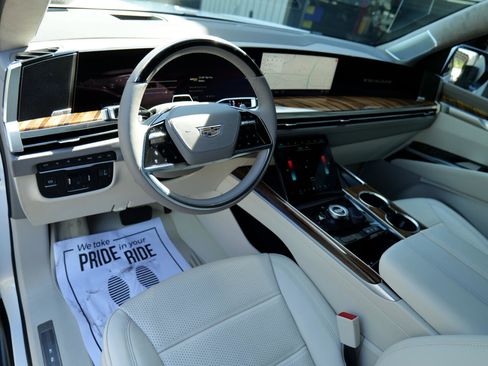 Used 2025 Cadillac Escalade Sport Platinum w/ LPO, Floor Liner Package image 14