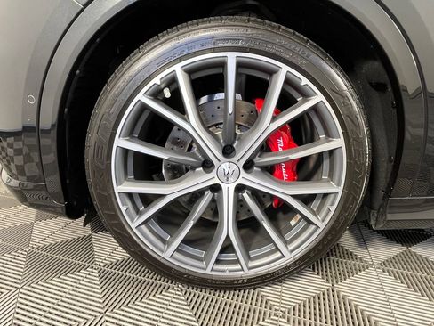 Used 2024 Maserati Grecale Trofeo AWD/4WD image 15