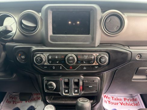 Certified 2021 Jeep Wrangler Sport AWD/4WD image 14