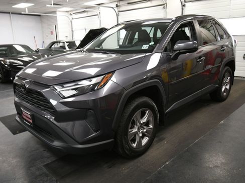 Used 2022 Toyota RAV4 XLE w/ Convenience Package image 3