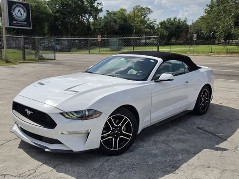 Used 2020 Ford Mustang Premium RWD image 6