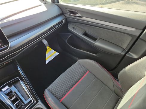 New 2026 Volkswagen GTI SE image 4