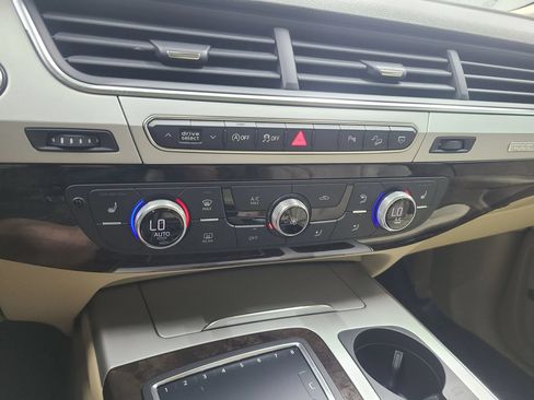 Used 2018 Audi Q7 2.0T Premium Plus AWD/4WD image 34