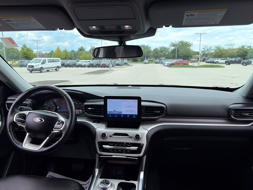 Used 2024 Ford Explorer XLT w/ Equipment Group 202A AWD/4WD image 36