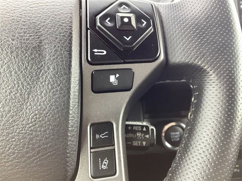 Certified 2023 Toyota Tacoma TRD Off-Road image 19