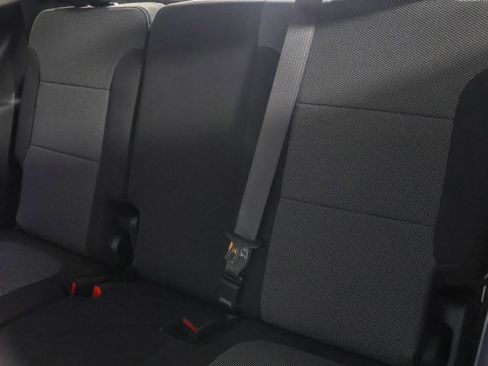 Used 2023 Chevrolet Traverse LT FWD image 35