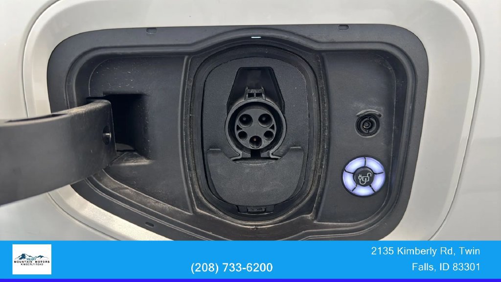 Used 2022 Ford F150 Lightning Platinum AWD/4WD image 16