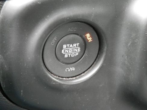 Used 2023 Jeep Gladiator Sport AWD/4WD image 27