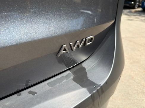 Used 2025 Nissan Kicks SV AWD/4WD image 14