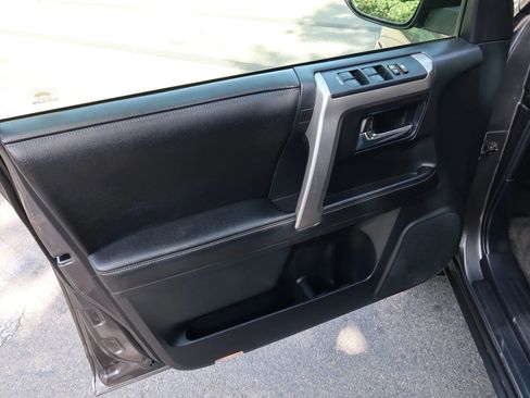 Used 2015 Toyota 4Runner SR5 image 13